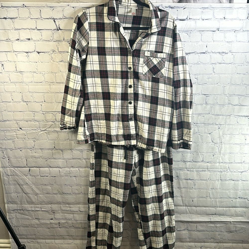 🎄 Plaid Christmas Pajamas with Long SleeveTop and Drawstring Bottoms - Sz Med